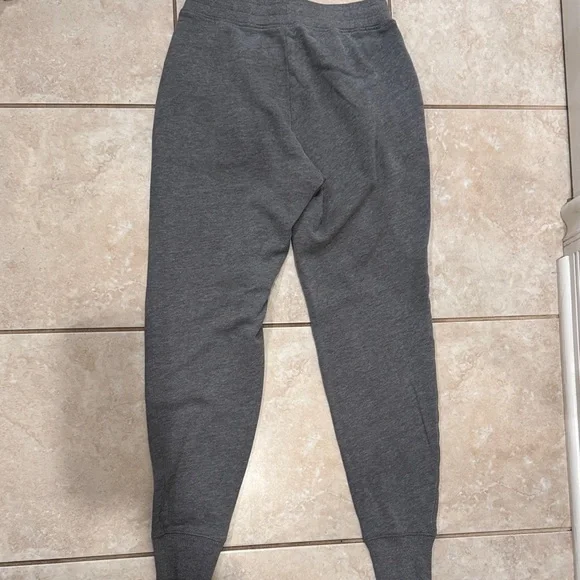 Hollister Women’s XS Grey Jogger Sweatpants with Logo and Pockets - Picture 6 of 8